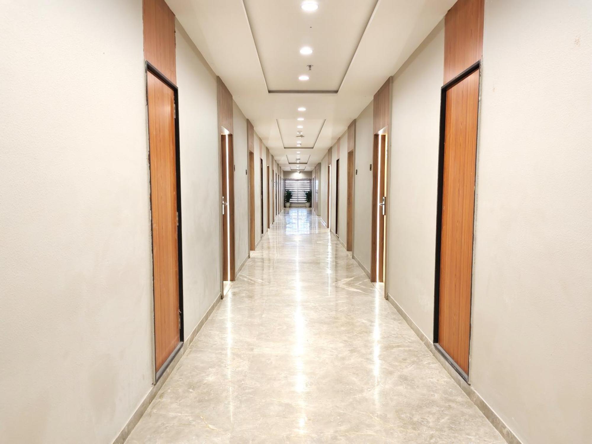 Jāmnagar The Sky Imperial Hotel Kailash מראה חיצוני תמונה