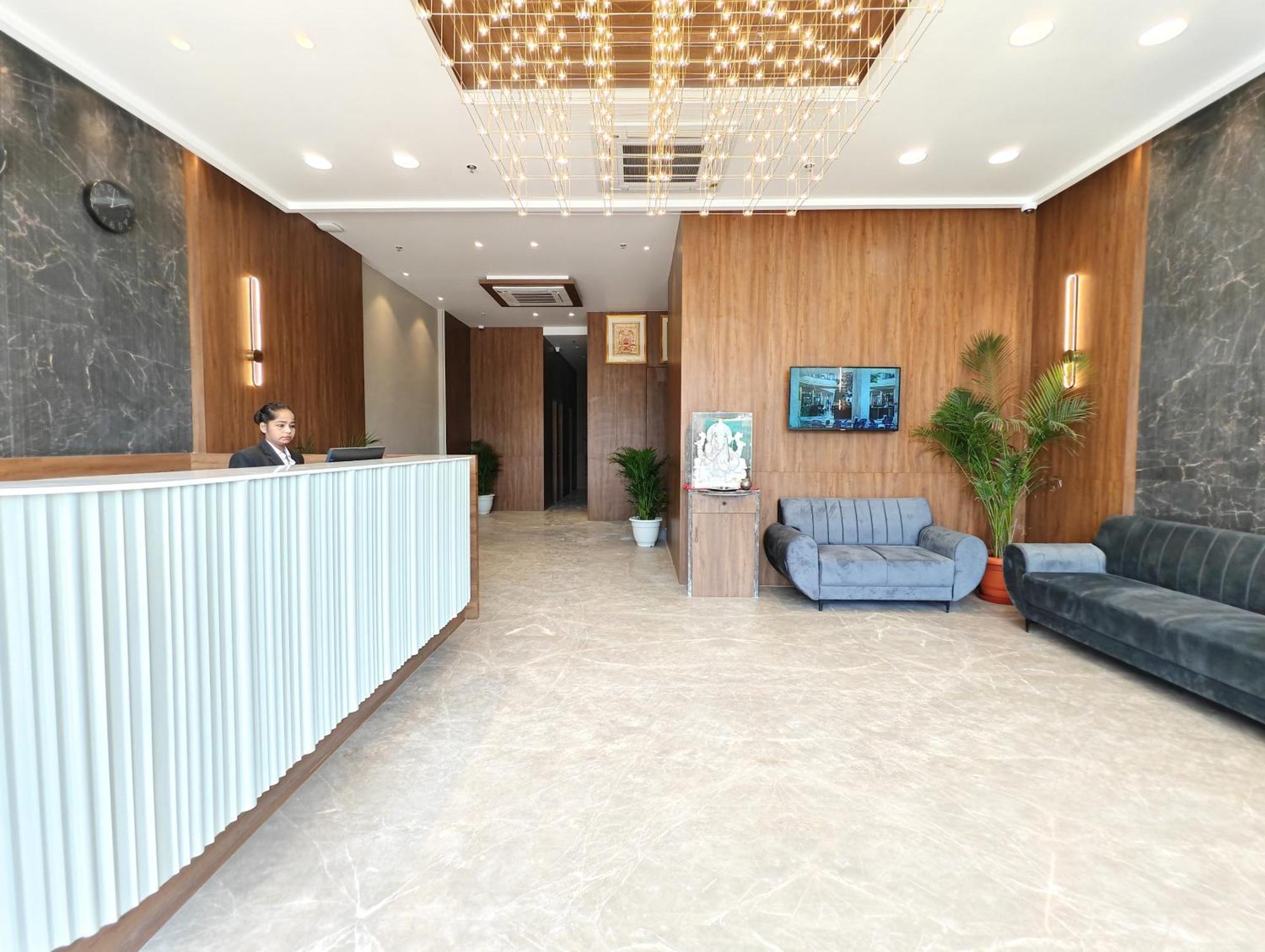 Jāmnagar The Sky Imperial Hotel Kailash מראה חיצוני תמונה