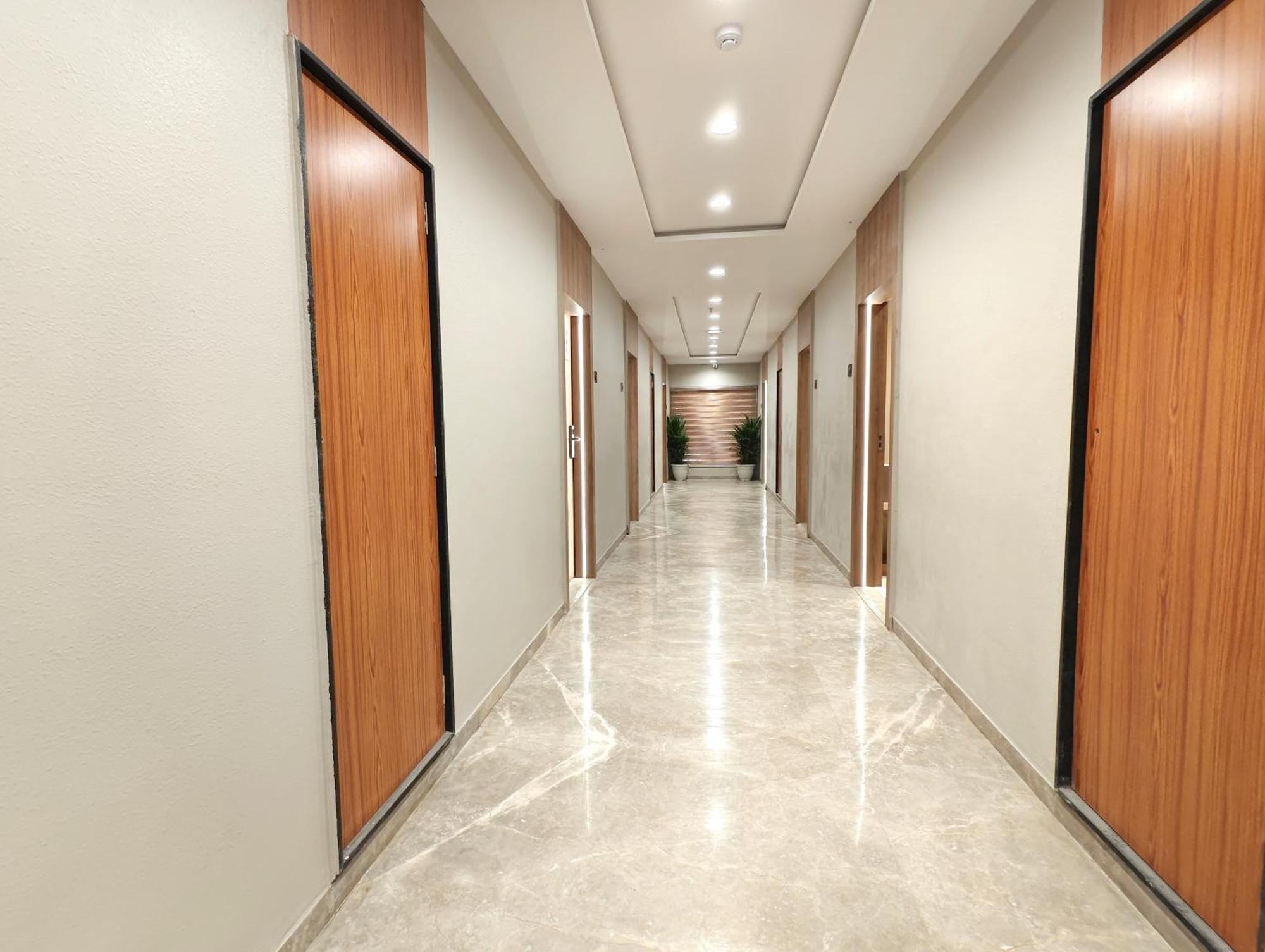Jāmnagar The Sky Imperial Hotel Kailash מראה חיצוני תמונה