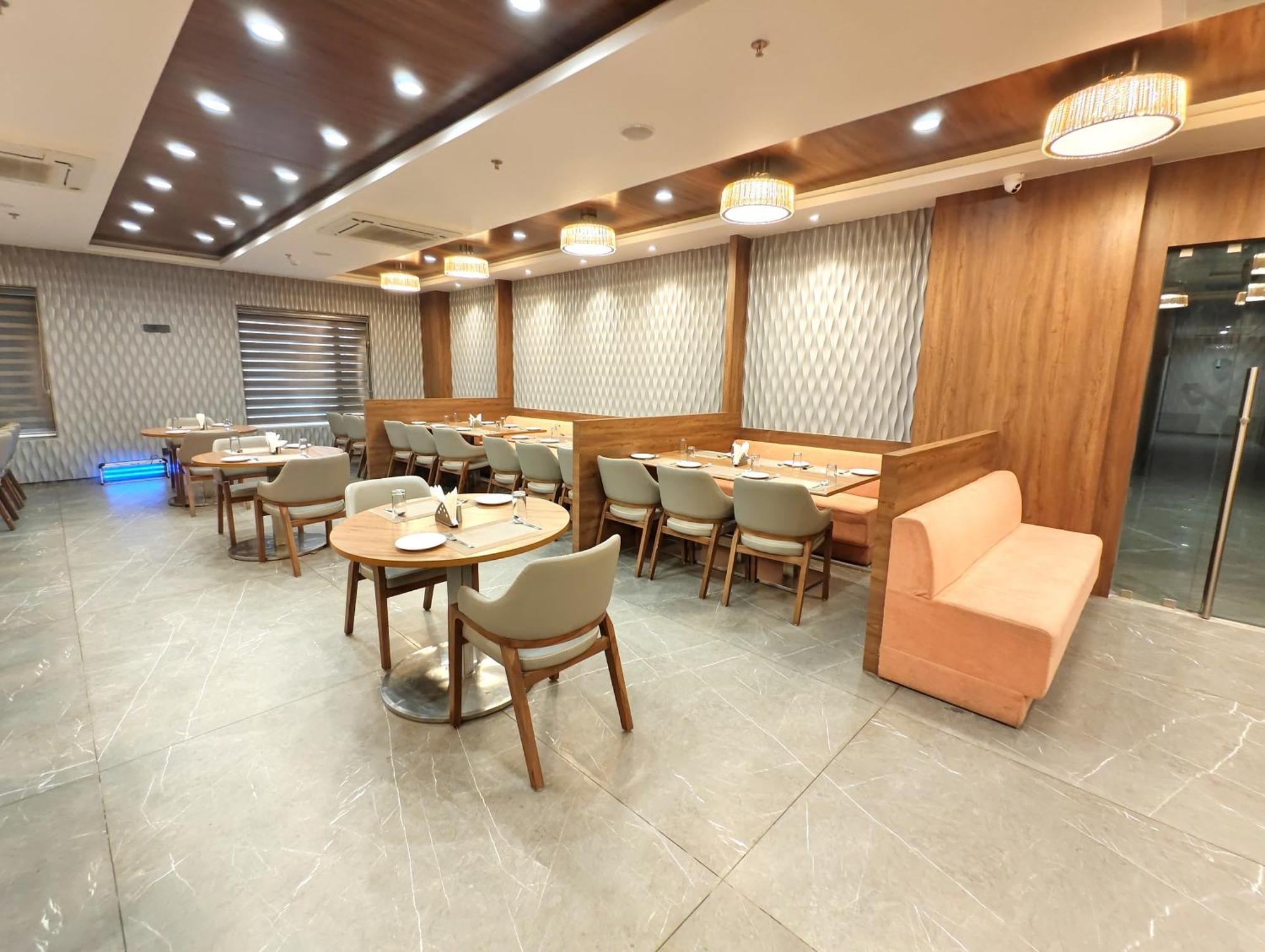 Jāmnagar The Sky Imperial Hotel Kailash מראה חיצוני תמונה