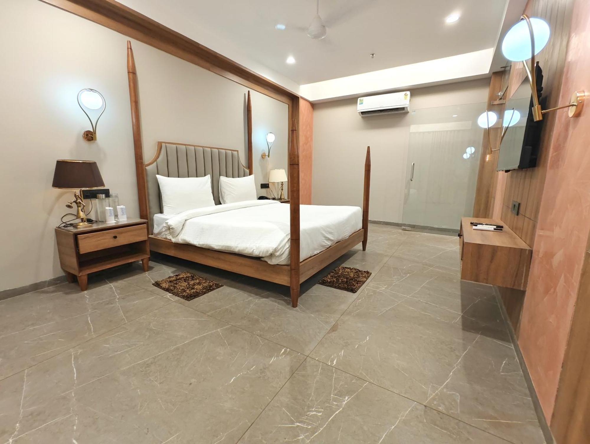 Jāmnagar The Sky Imperial Hotel Kailash מראה חיצוני תמונה