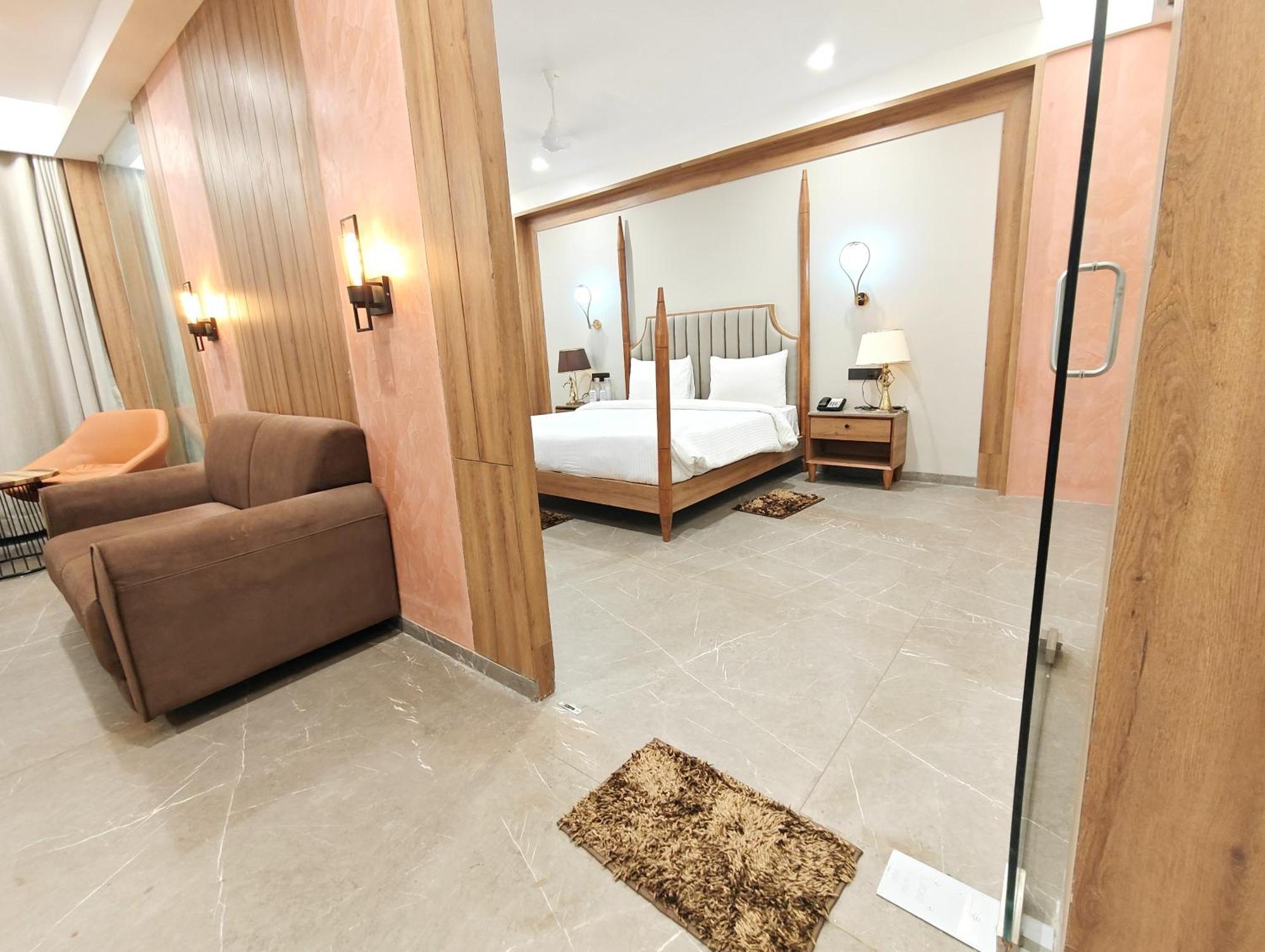 Jāmnagar The Sky Imperial Hotel Kailash מראה חיצוני תמונה