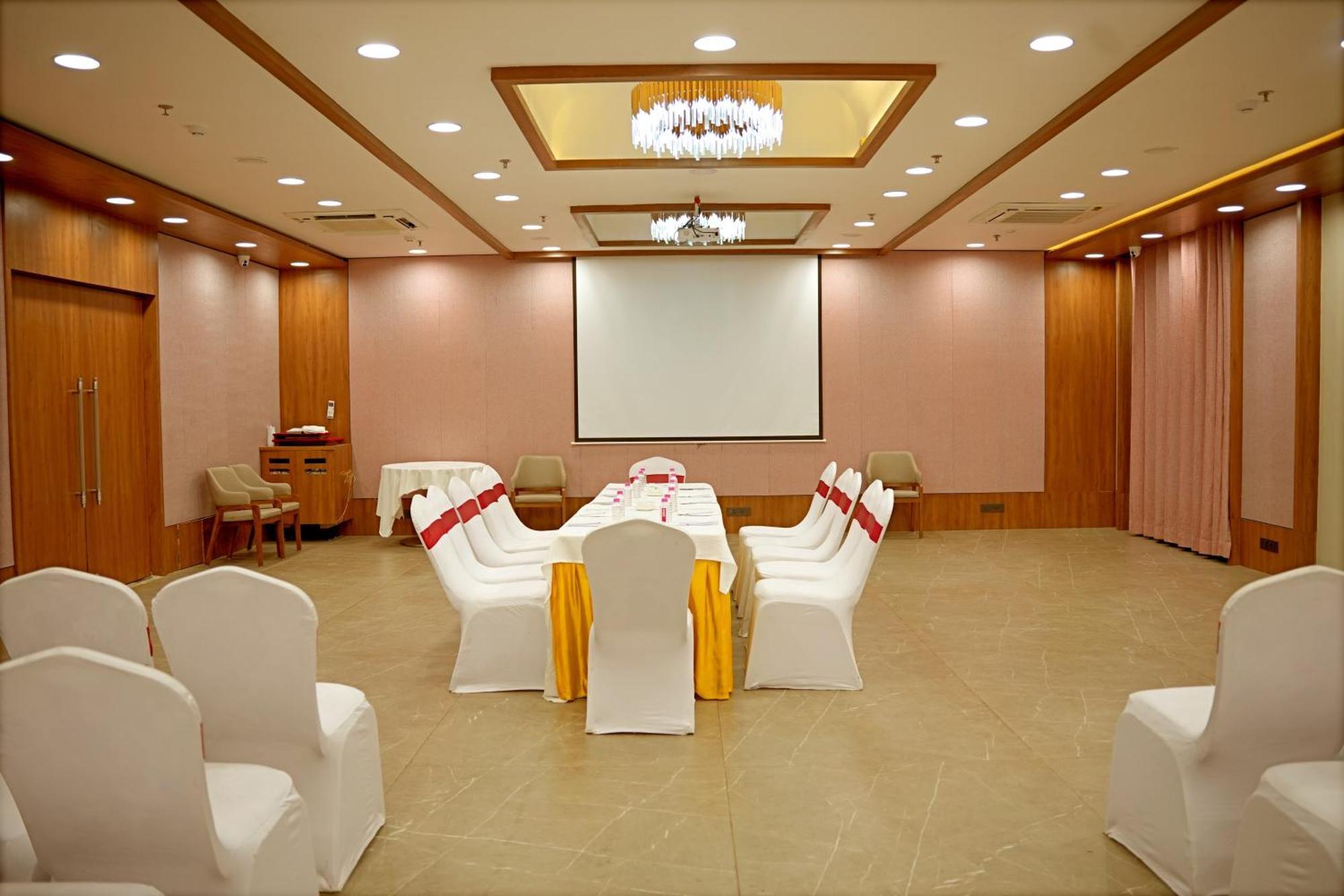 Jāmnagar The Sky Imperial Hotel Kailash מראה חיצוני תמונה