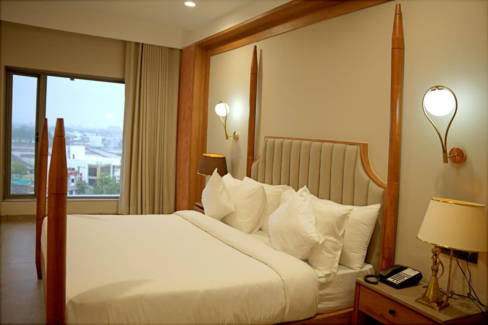 Jāmnagar The Sky Imperial Hotel Kailash מראה חיצוני תמונה