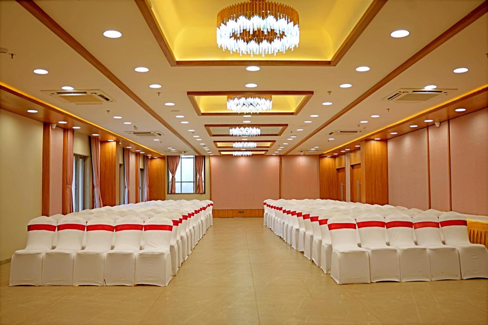 Jāmnagar The Sky Imperial Hotel Kailash מראה חיצוני תמונה