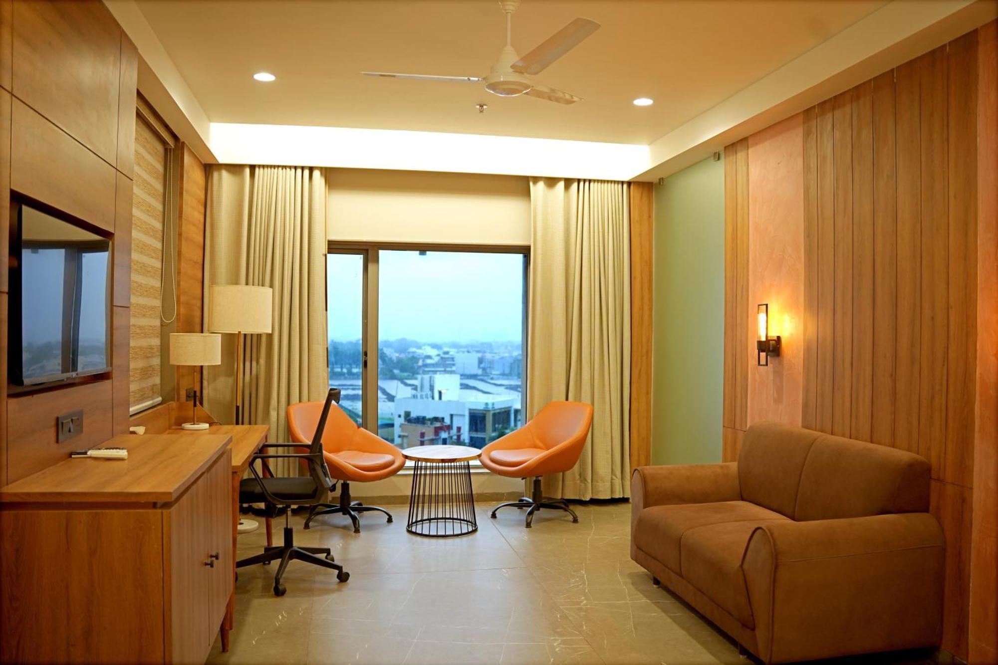 Jāmnagar The Sky Imperial Hotel Kailash מראה חיצוני תמונה