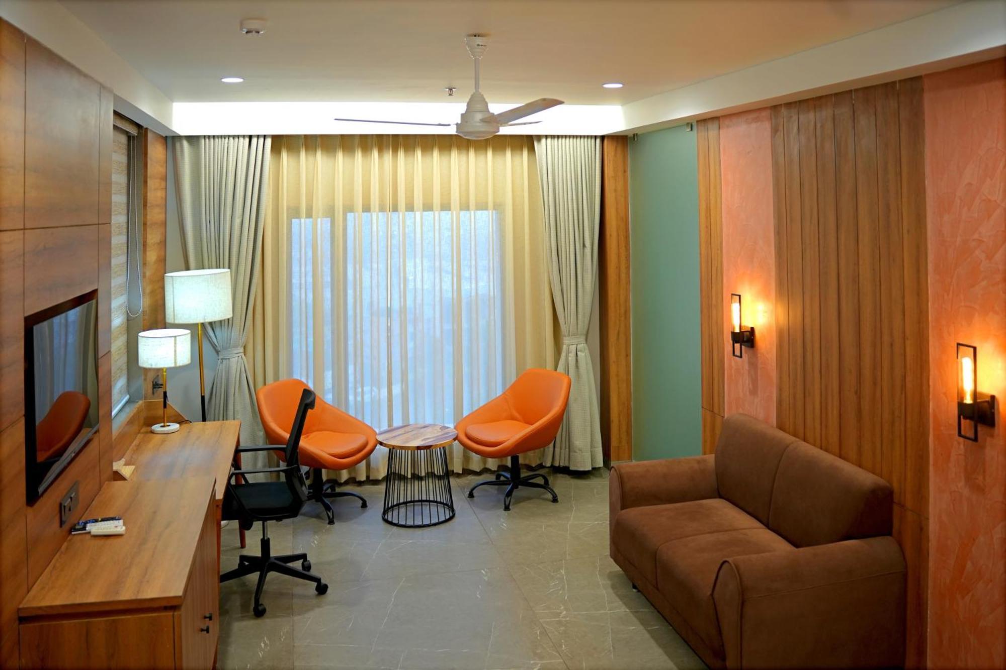 Jāmnagar The Sky Imperial Hotel Kailash מראה חיצוני תמונה