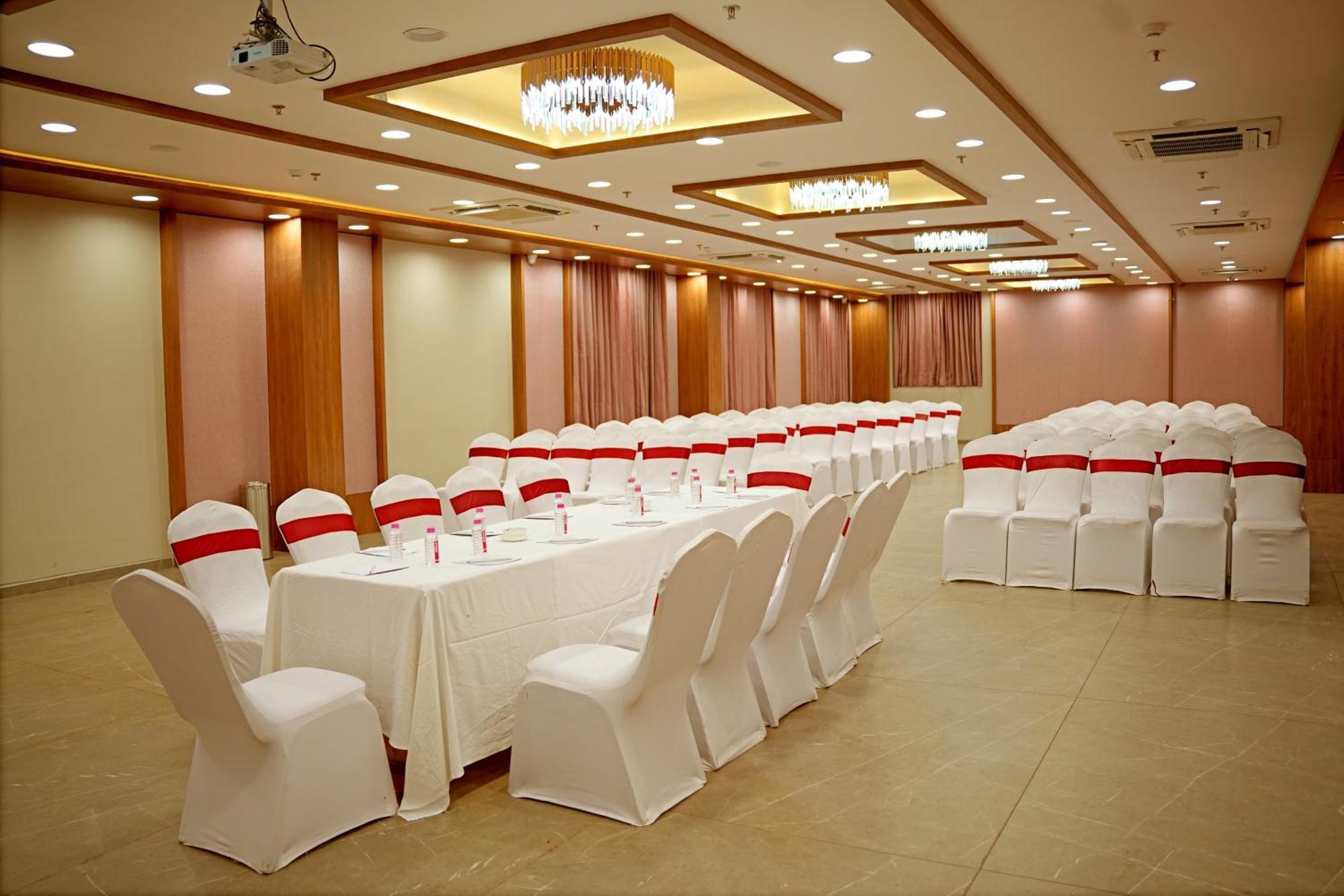 Jāmnagar The Sky Imperial Hotel Kailash מראה חיצוני תמונה